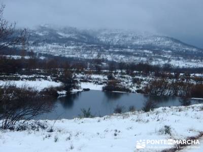 Garganta de los Montes - amigos en la nieve; asociacion de senderismo